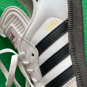 Adidas White and Black Samba Sneakers men’s size 7